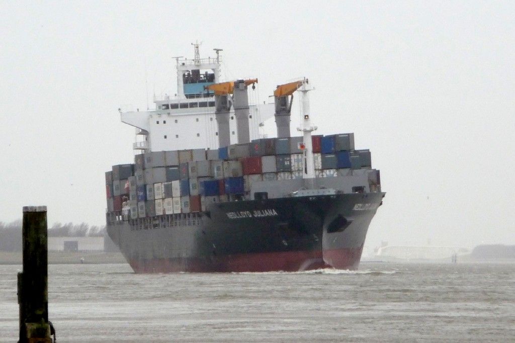 Juliana in charter van Maersk