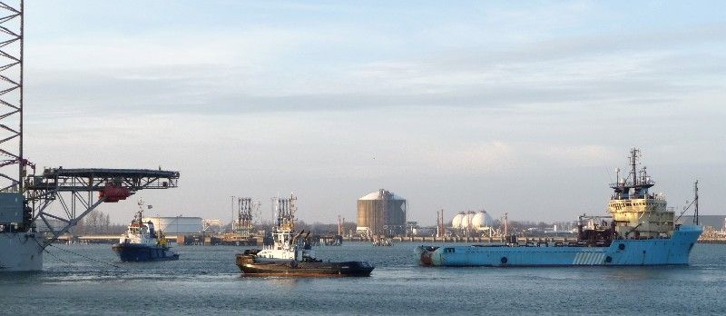 FAIRPLAY 21-SMIT MERSEY-MAERSK CHALENGER FAIRPLAY 21-SMIT MERSEY-MAERSK CHALENGER