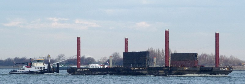 ponton skylinebarge 17 met de amigo  als stuurboot