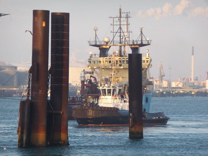 SMIT ELBE en de MAERSK CHALLENGER