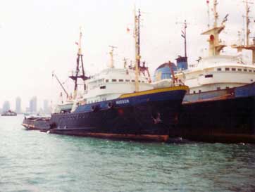 De Hudson, de Noordzee en de opgelegde  Zwartezee in 1983 te Singapore 