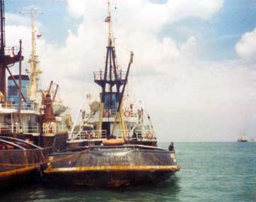 De Hudson, de Noordzee en de opgelegde  Zwartezee in 1983 te Singapore 