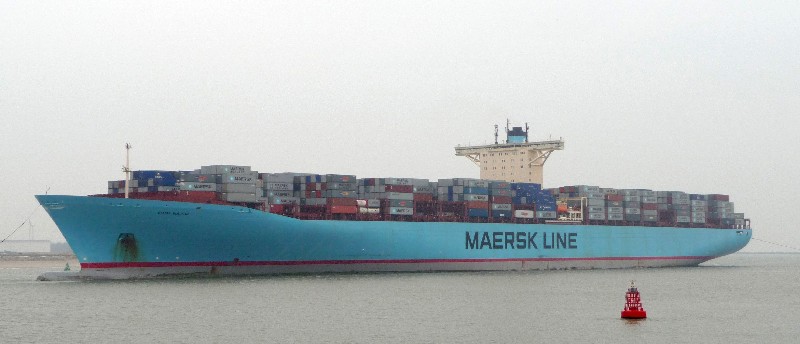 EMMA-MAERSK 398 meter lang